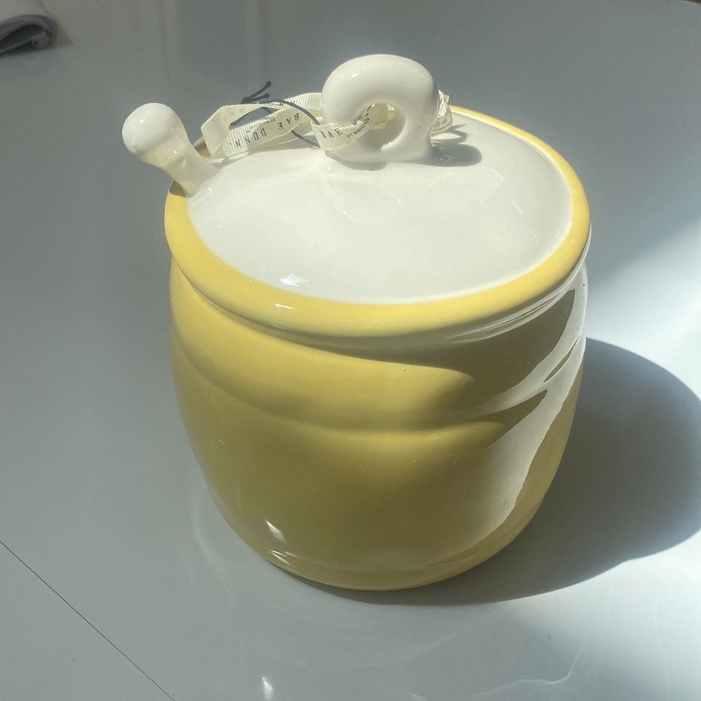 Rae Dunn, ceramic 8”sweet honey pot shaped birdhouse. Text reads”Bee Sweet” - Picture 6 of 7